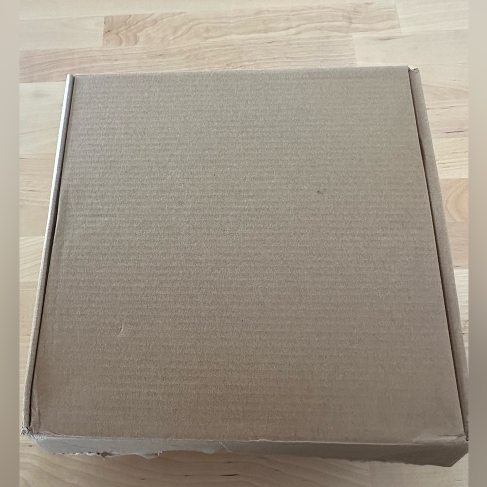 NIB Prada Dubai VIP Gift Set - Picture 13 of 13